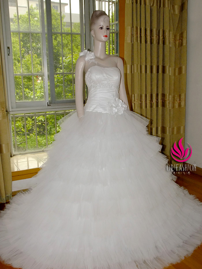 Orifashion Handmade Romantic One Shoulder Bridal Gown